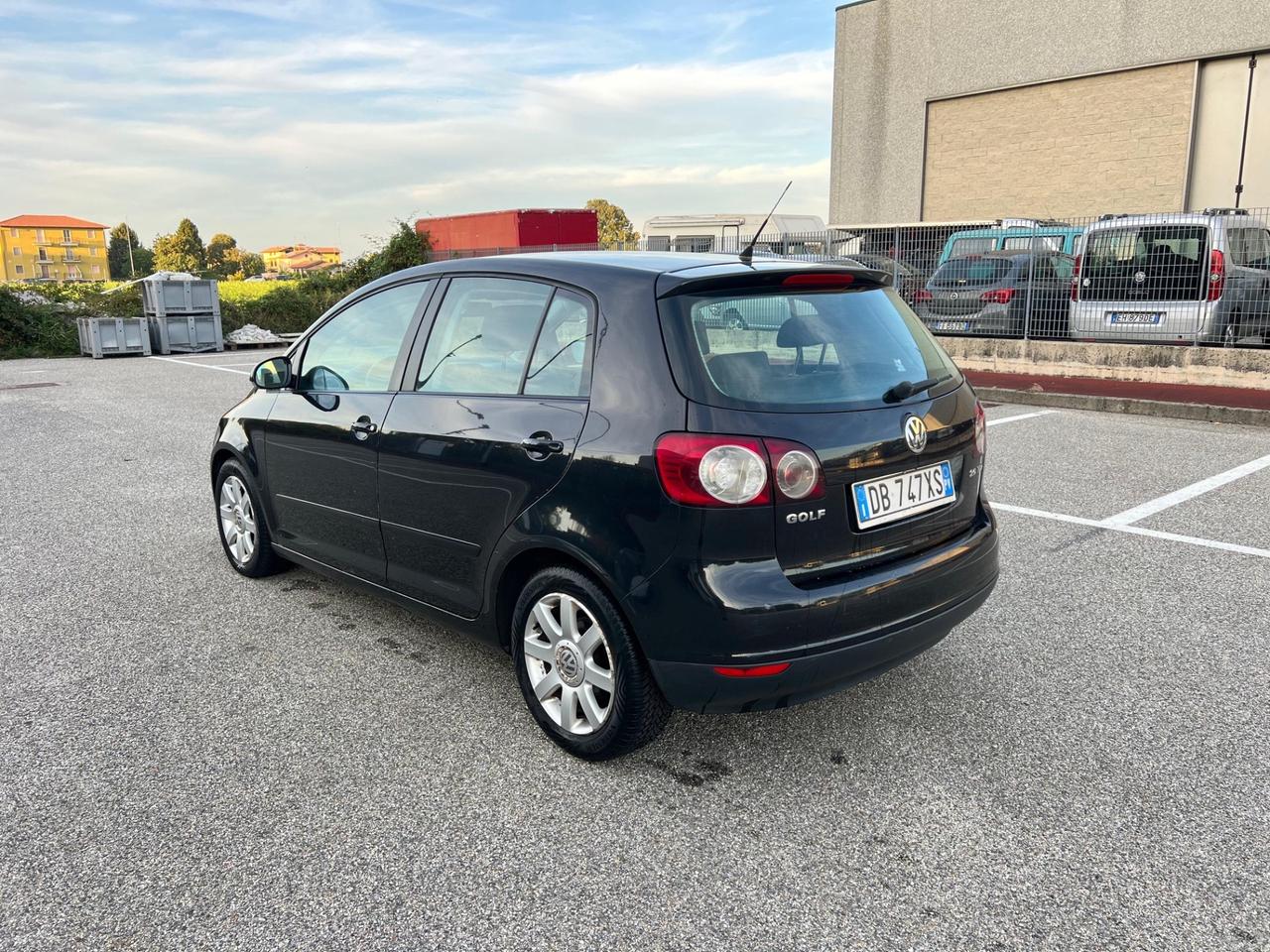 Volkswagen Golf 2.0 16V TDI 5p. Sportline