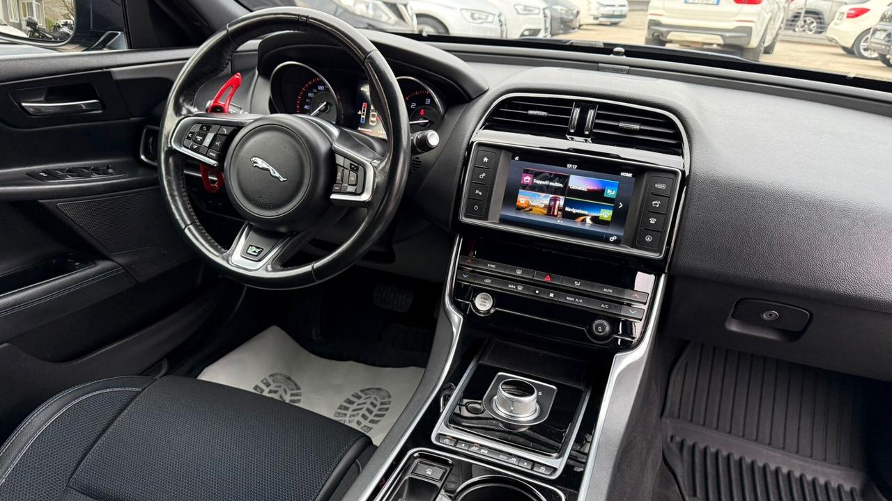 Jaguar XE 2.0 D Turbo Portfolio