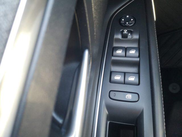 PEUGEOT 3008 BlueHDi 130 S&S Allure Business