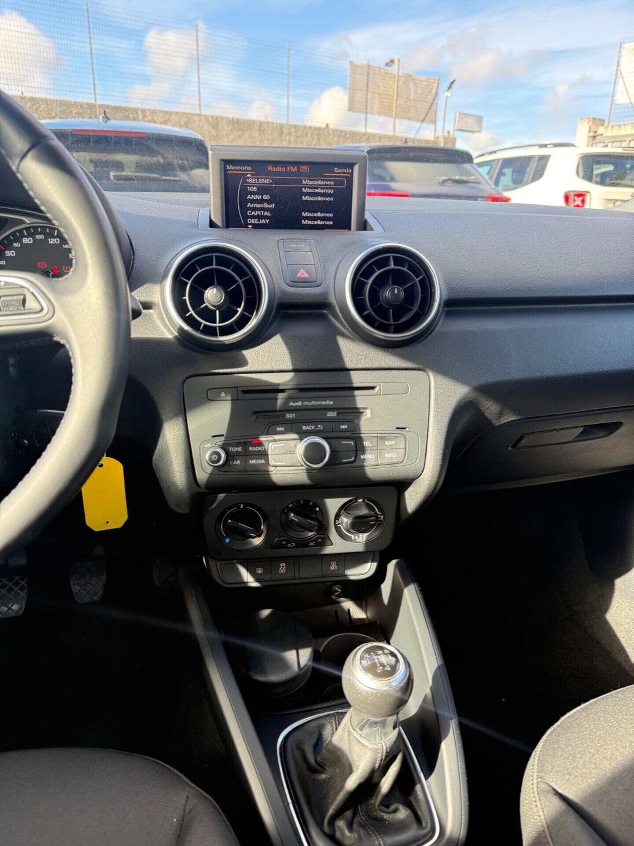 Audi A1 1.6 TDI,5 porte,LED diurni,Bluetooth,comandi al volante,ecc.