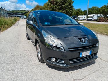 Peugeot 5008 1.6 HDi 110CV cambio robotizzato Féline