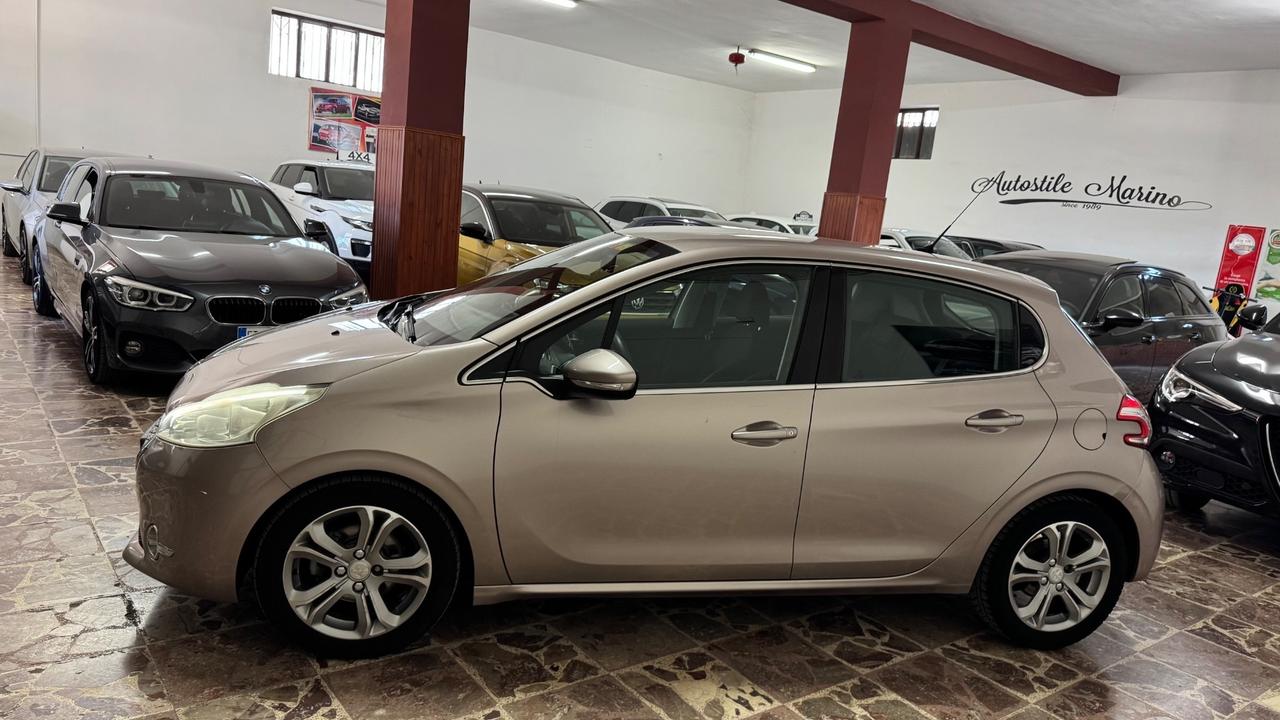 Peugeot 208 1.6 e-HDi 92 CV Stop&Start 5 porte Allure