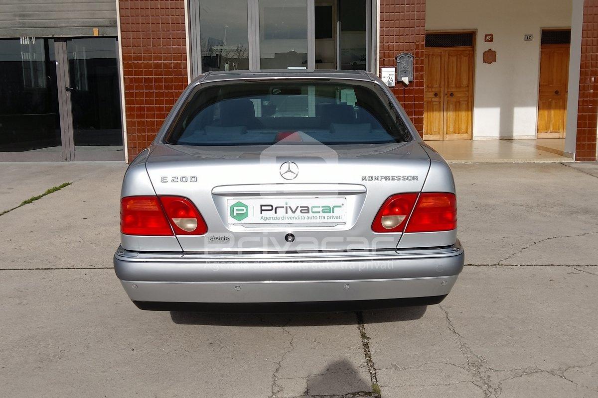 MERCEDES E 200 Kompressor cat Elegance