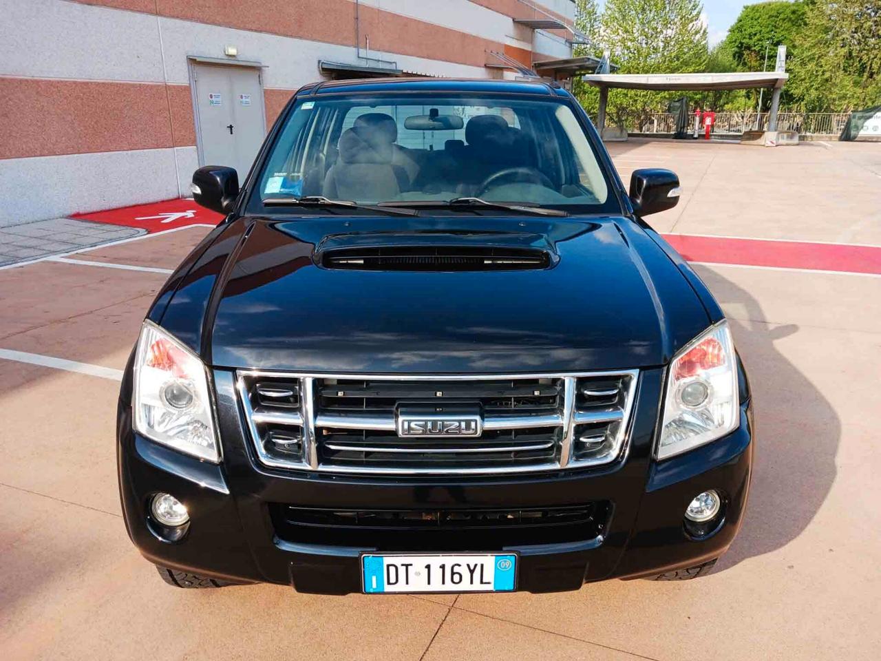 Isuzu D-Max autom. 5 posti - PERFETTA