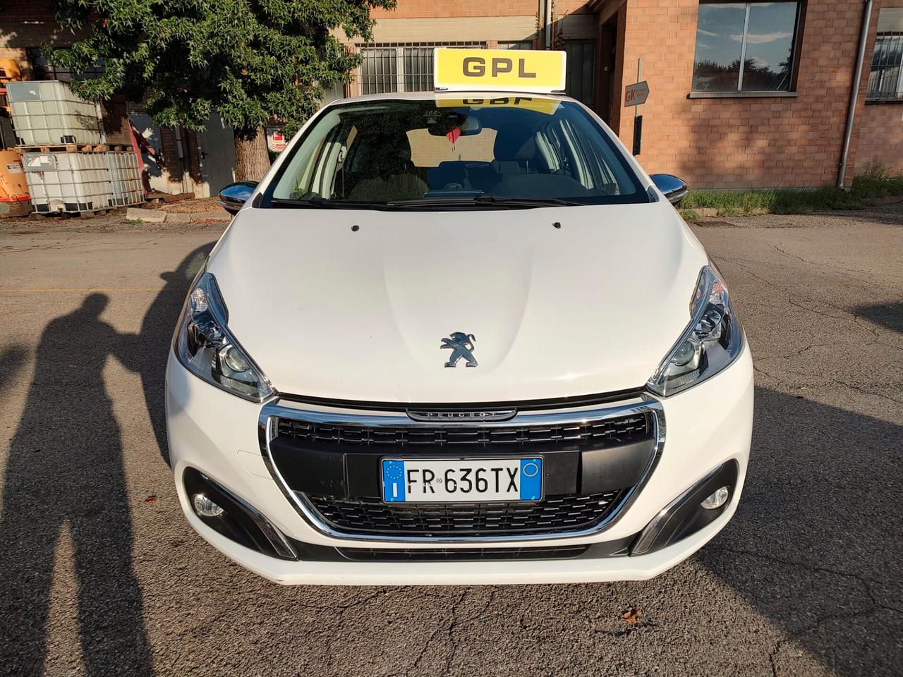 Peugeot 208 PureTech 82 5p. GPL Allure, BENZINA\GPL, OK NEOPATENTATI, GARANZIA L.12 MESI