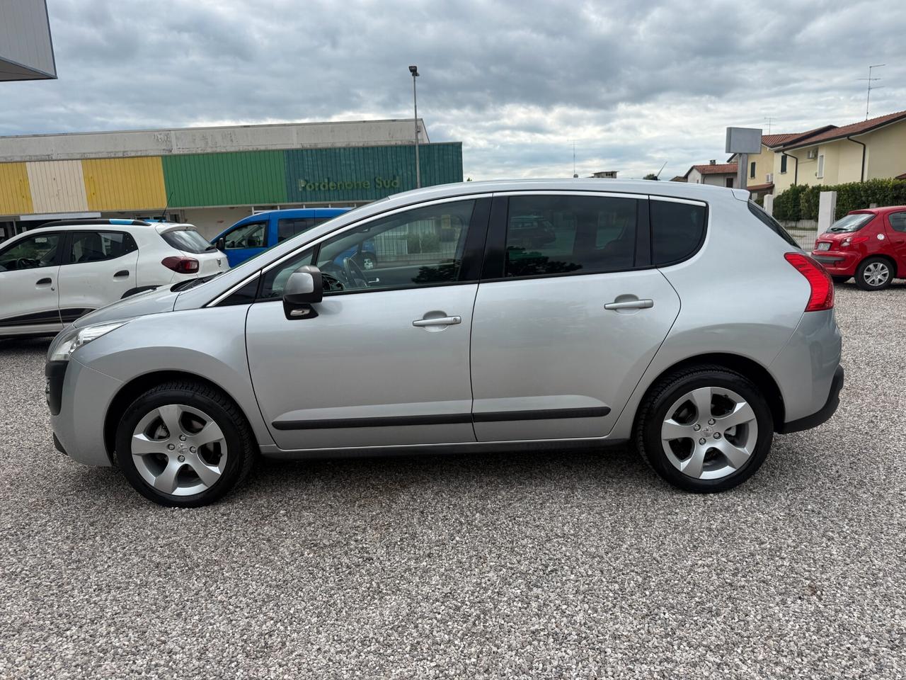 Peugeot 3008 1.6 HDi 110CV cambio robotizzato Tecno
