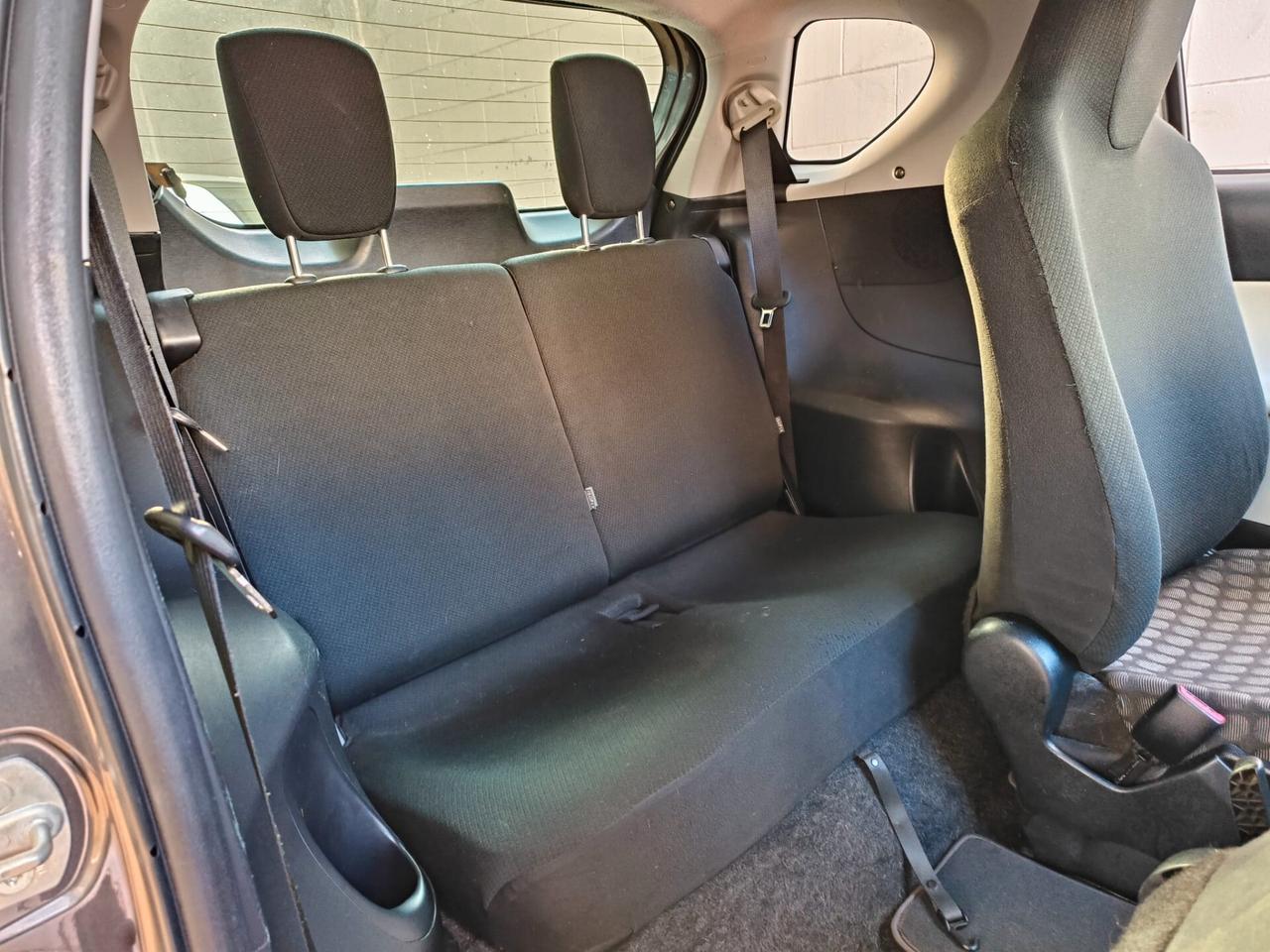 Toyota iQ 1.3 Executive E5B, adatta anche a neopatentati.