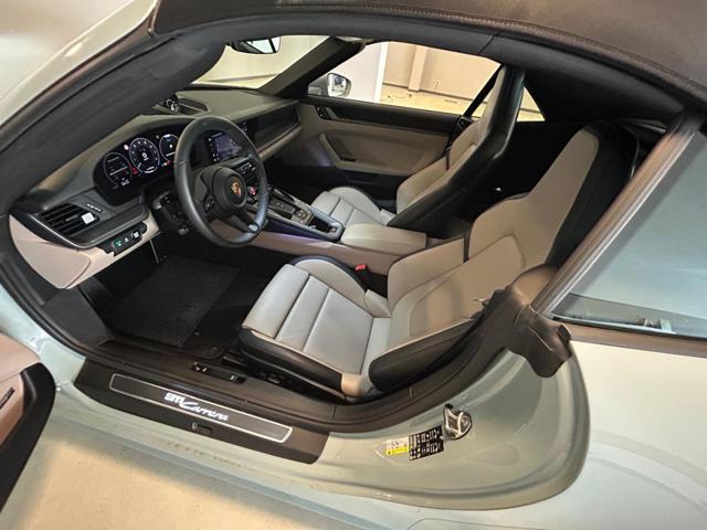 PORSCHE 911 Carrera Cabriolet