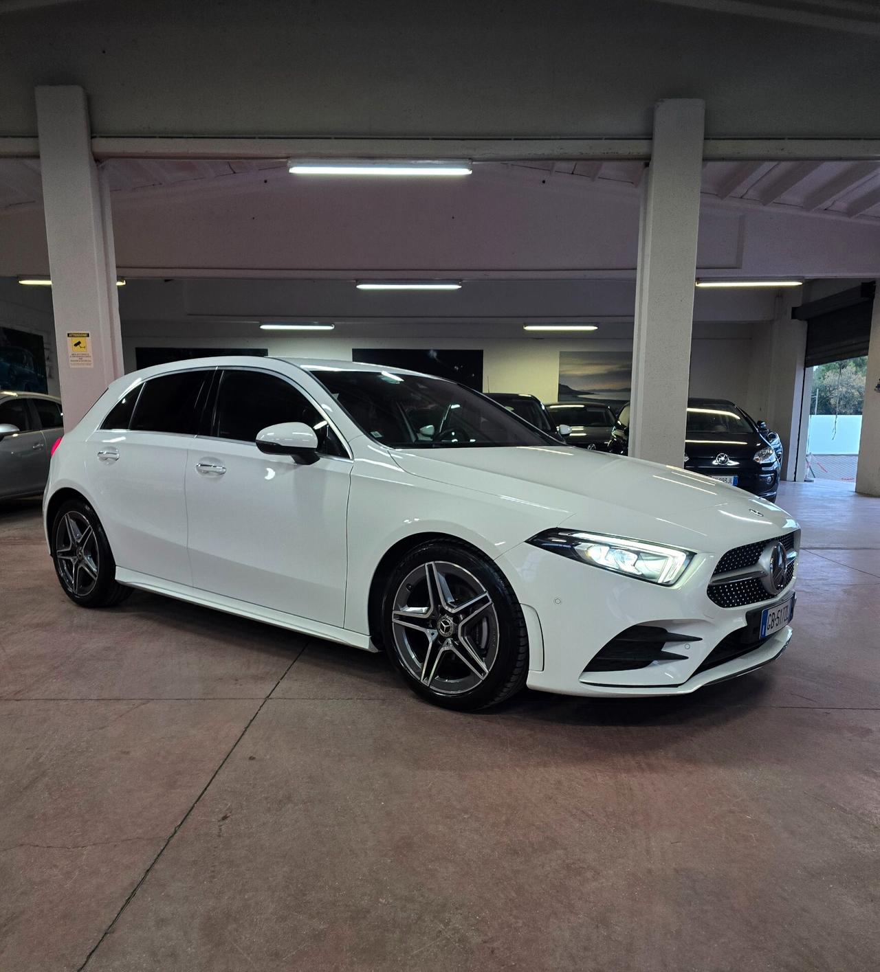 Mercedes A180 Premium AMG BlackNight UNICA