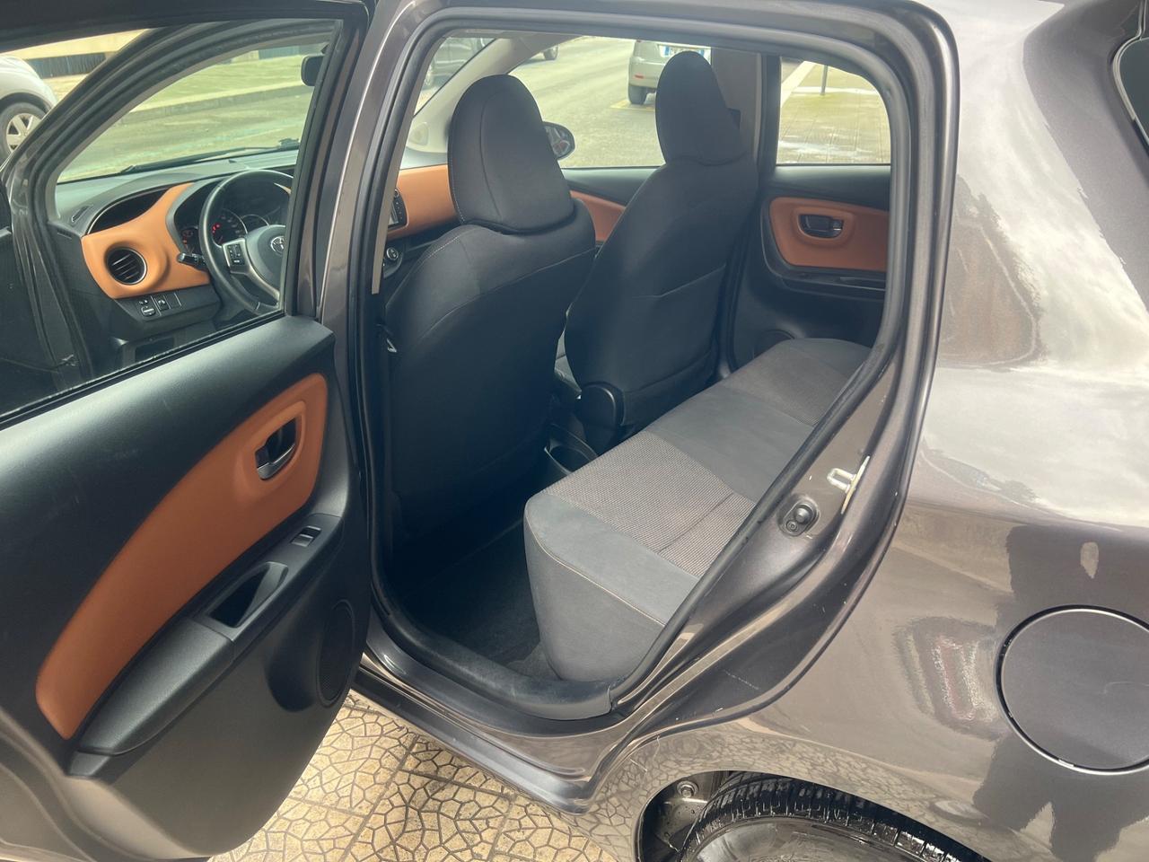 Toyota Yaris 1.0 5 porte Lounge