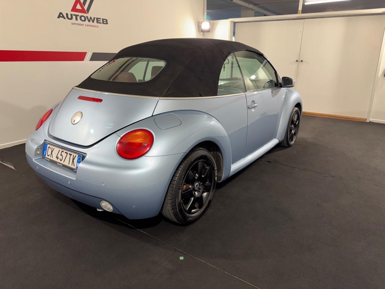 Volkswagen New Beetle 1.6 Cabrio