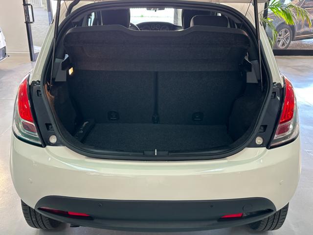 LANCIA Ypsilon 0.9 TwinAir 85 CV 5 porte Metano Ecochic Elefantin