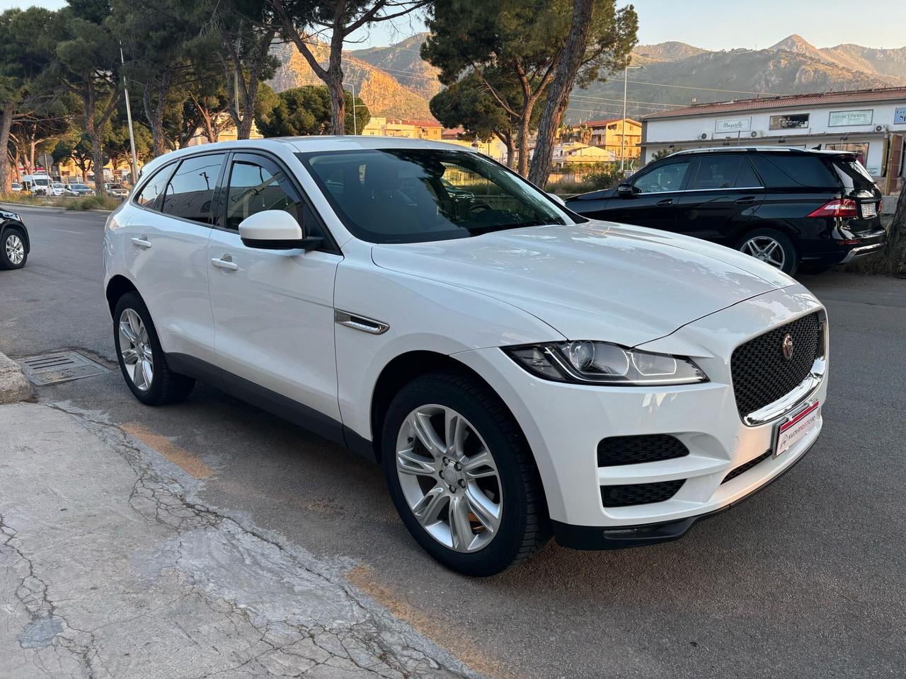 Jaguar F-Pace Jaguar F-Pace 2.0 180CV MOTORE NUOVO