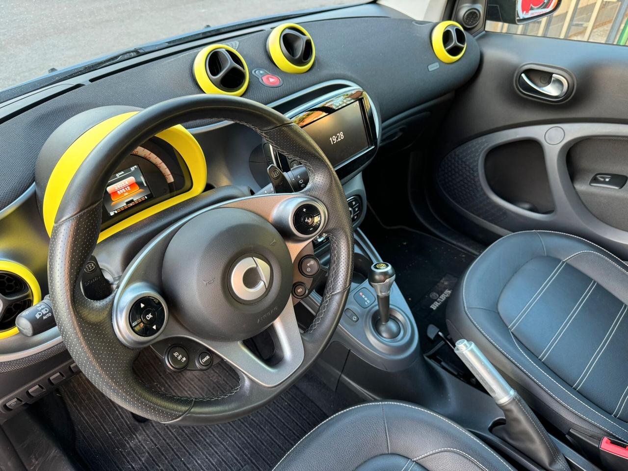 Smart ForTwo 90 0.9 Turbo twinamic Urbanrunner taylor made asphalthgold full