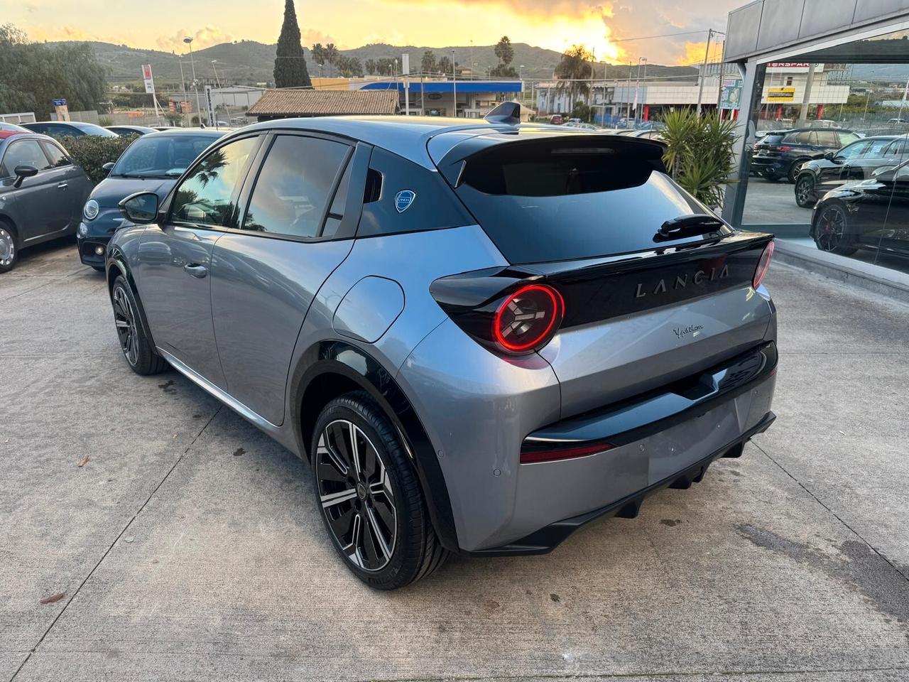 Lancia Ypsilon Hybrid DCT km0 pronta consegna