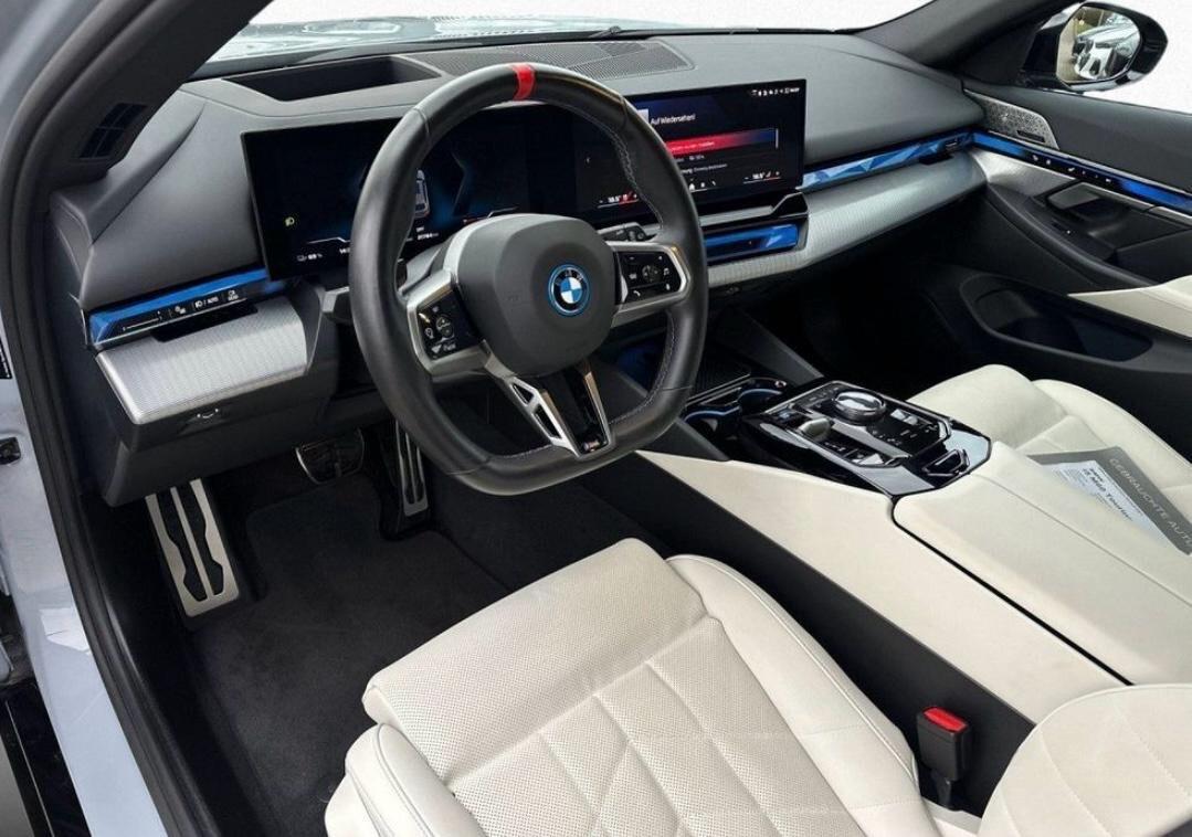 Bmw I5 M60 Touring XDrive (disponibili più colori)