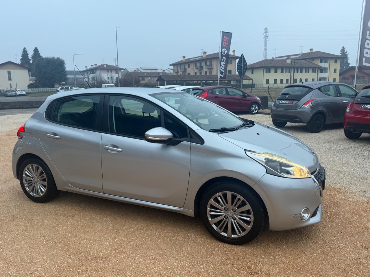 Peugeot 208 PureTech 82 5 porte Allure