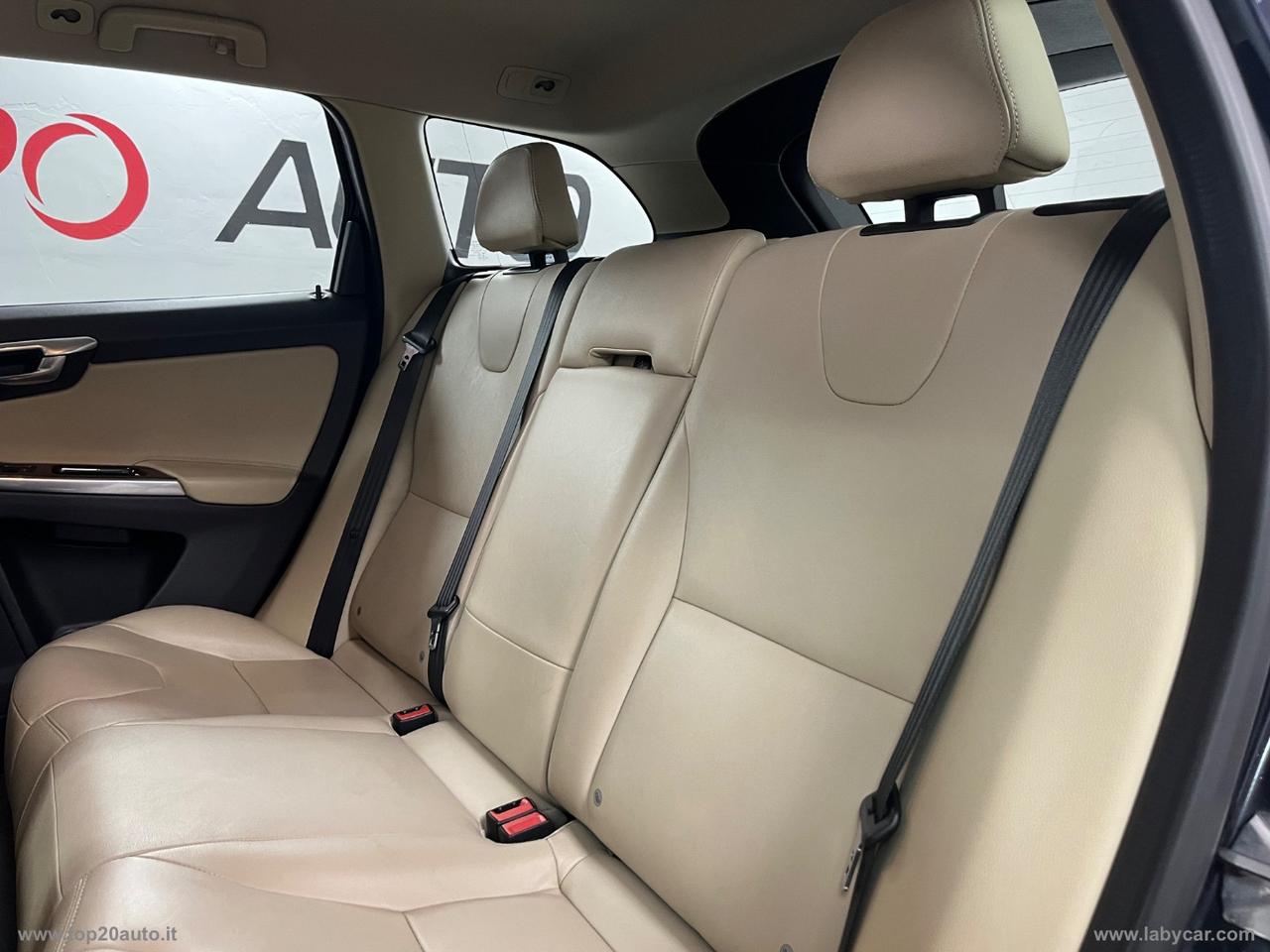 VOLVO XC60 D3 Business Plus|MANUALE|PELLE TOT