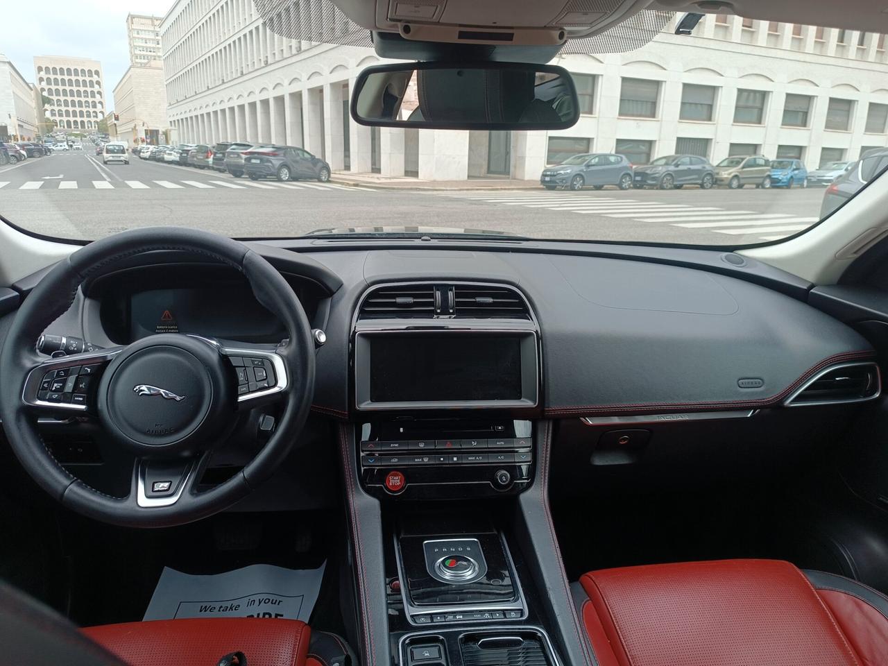 Jaguar F-Pace 2.0 D 180 CV AWD R-Sport