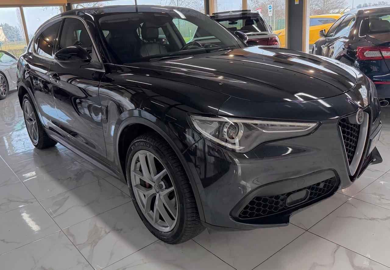 Alfa Romeo Stelvio Benzina 280Cv Tagliandi certificati
