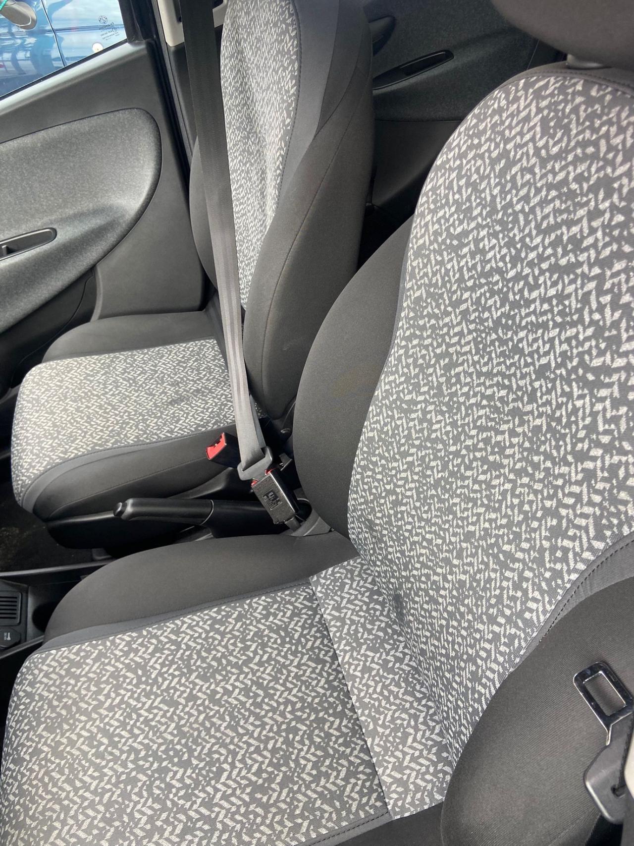 Lancia Ypsilon 1.0 FireFly 5 porte S&S Hybrid Ecochic Silver