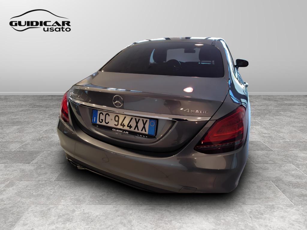 Mercedes-Benz Classe C-W205 2018 Berlina - C 220 d Sport Plus 4matic auto