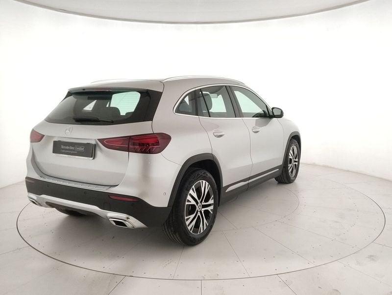 Mercedes-Benz GLA 180 d Progressive Advanced auto