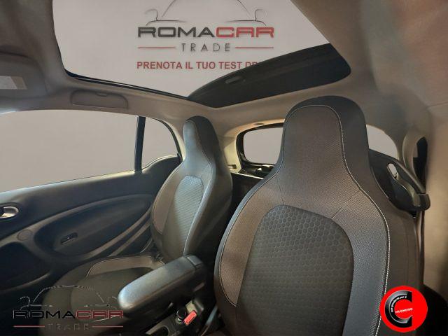 SMART ForTwo EQ cabrio TETTO APPLE CAR PLAY TELECAMERA