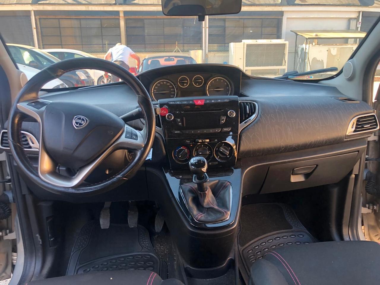 Lancia Ypsilon 0.9 TwinAir 85 CV 5 porte Metano Ecochic Gold