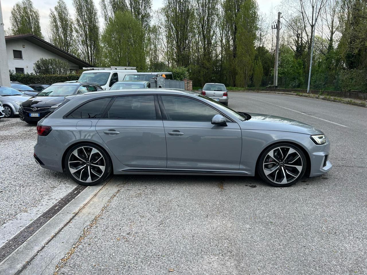 Audi A4 RS4 Avant 3.0 TFSI quattro tiptronic