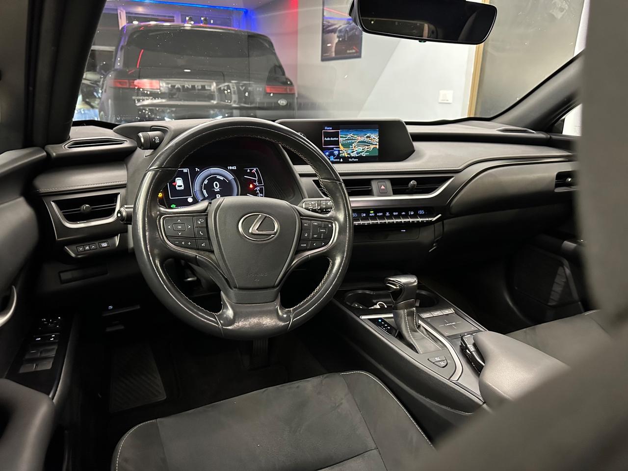 Lexus UX 250h UX 250h iva esposta