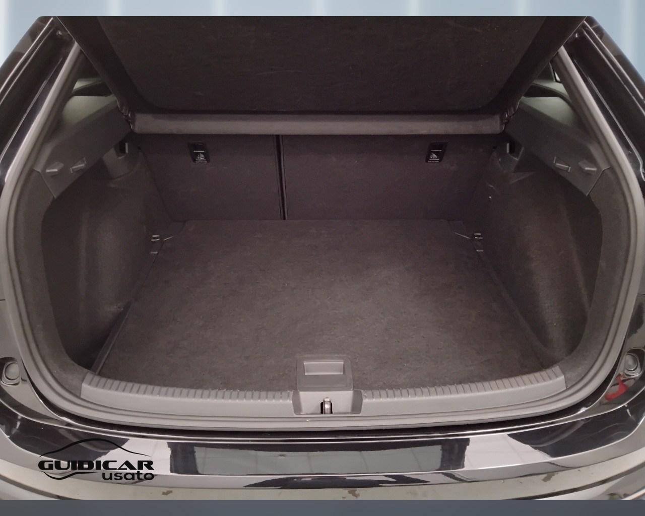 VOLKSWAGEN Taigo - Taigo 1.0 tsi R-Line 115cv