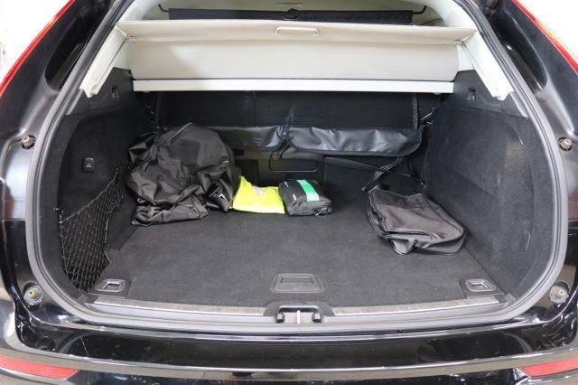 VOLVO XC60 B4 (d) AWD automatico Plus