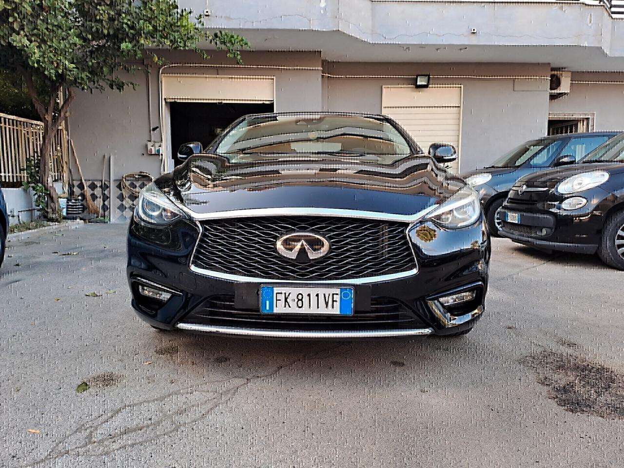 Infiniti Q30 1.5 diesel Premium