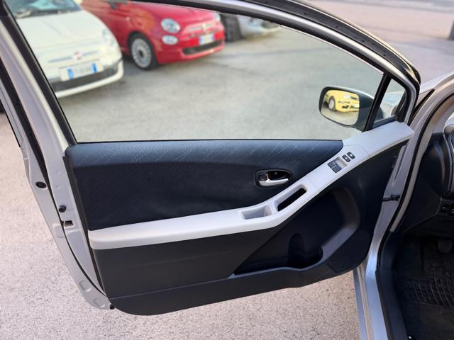 TOYOTA Yaris 1.3 3 porte Sol