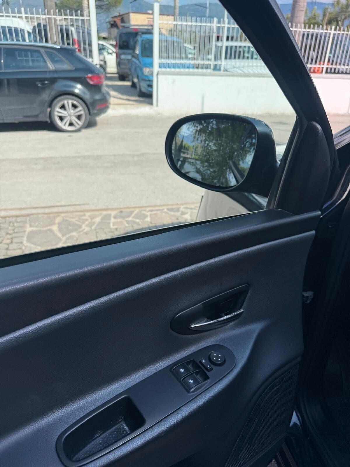 Lancia Ypsilon 0.9 TwinAir 85 Metano Ecochic Silver