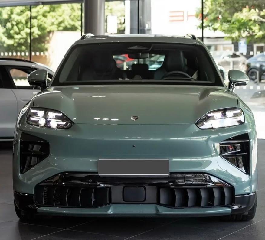 Porsche Cayenne Turbo Electric