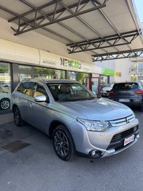 MITSUBISHI OUTLANDER 2.2 DI-D 4WD INSTYLE 7posti