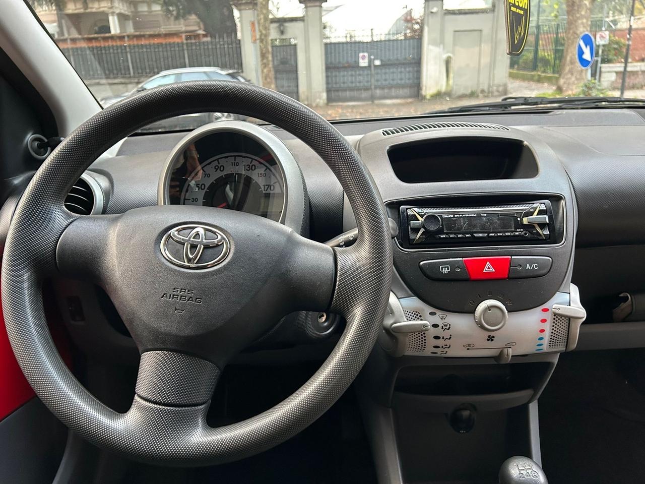 Toyota Aygo 1.0 Sol 5p 68cv NEOPATENTATI!!!