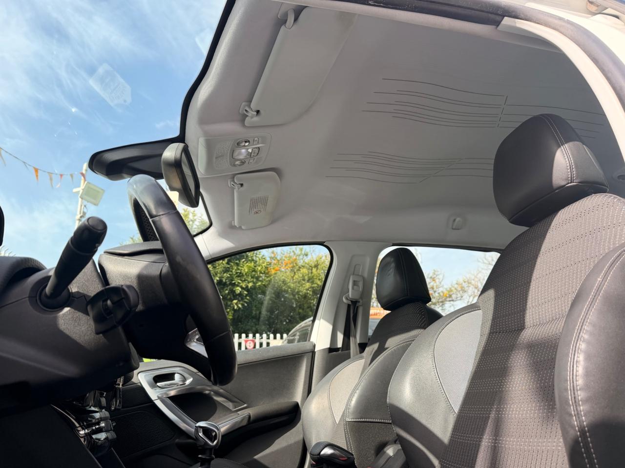 Peugeot 2008 1.6 e-HDi 115 CV Stop&Start Allure