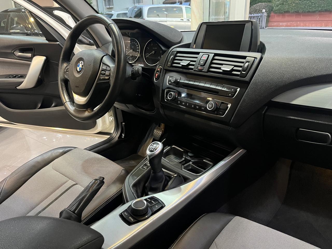 Bmw 118 118d 5p. Unique