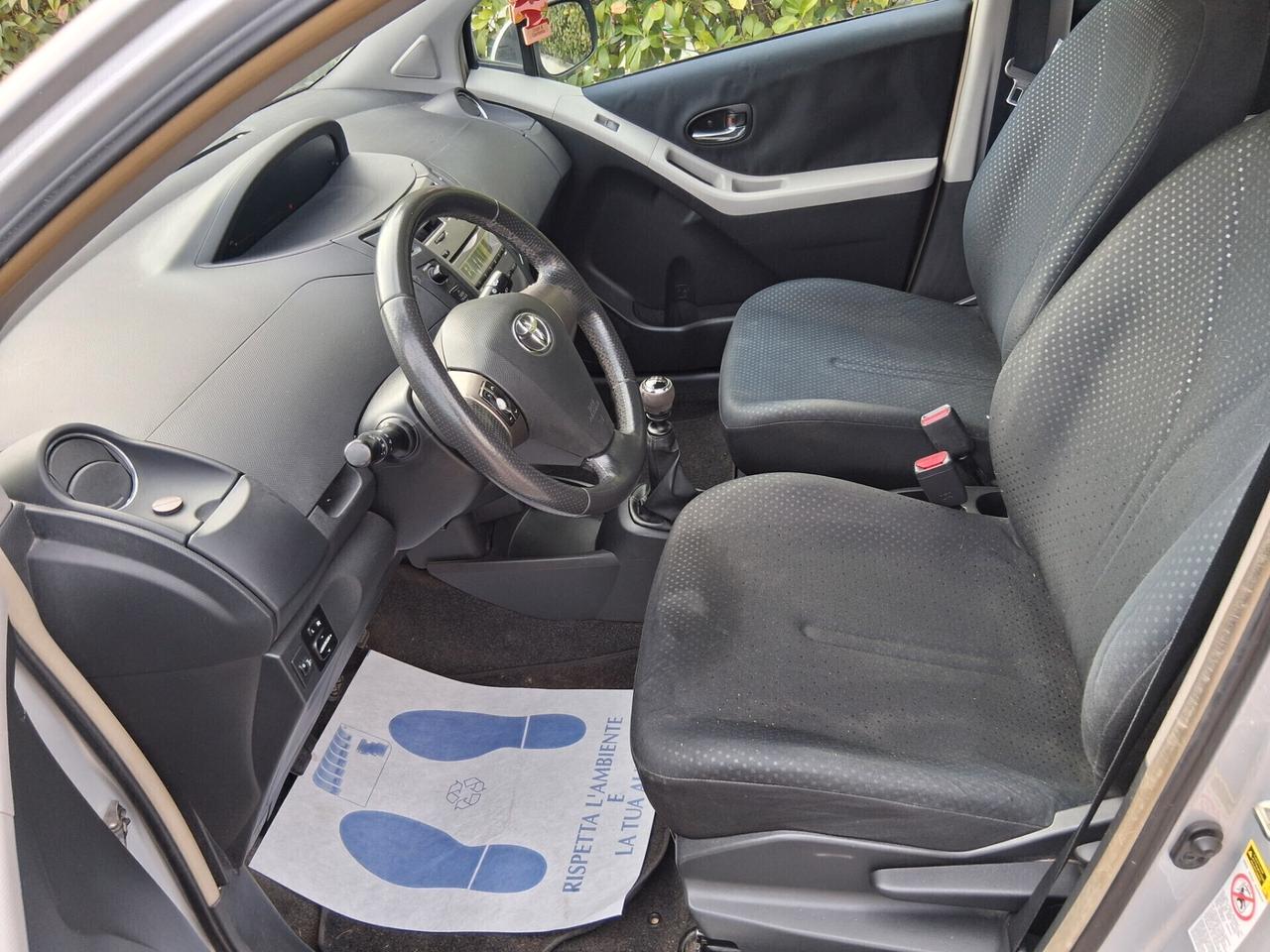 Toyota Yaris 1.0 5 porte Sol