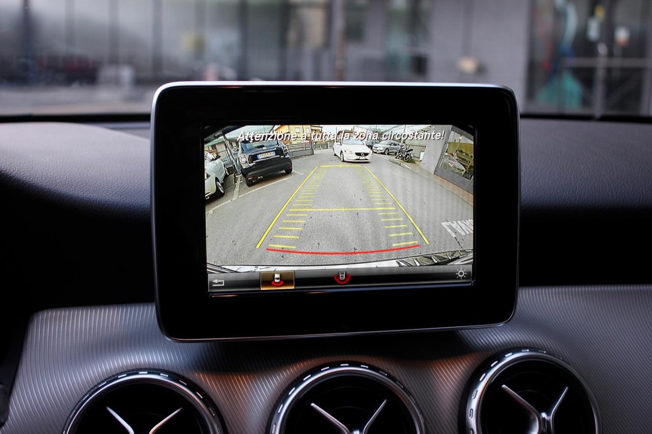 Mercedes-benz GLA 200 d Automatic Sport RETROCAMERA CRUISE CONTROL CLIMA AUTO