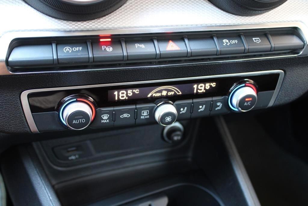 AUDI Q2 2.0 TDI s-tronic Admired *V. Cockpit
