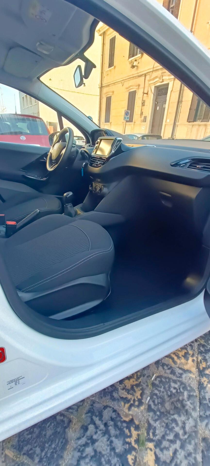 Peugeot 208 BlueHDi 75 5 porte Allure