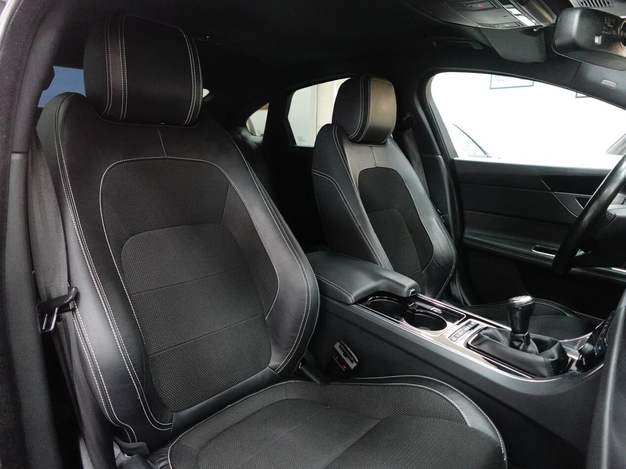 Jaguar XF 2.0d 180 CV R-SPORT