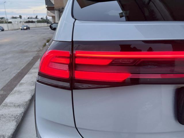 VOLKSWAGEN Taigo 1.0 TSI 110 CV DSG R-Line TETTO APR/PAN