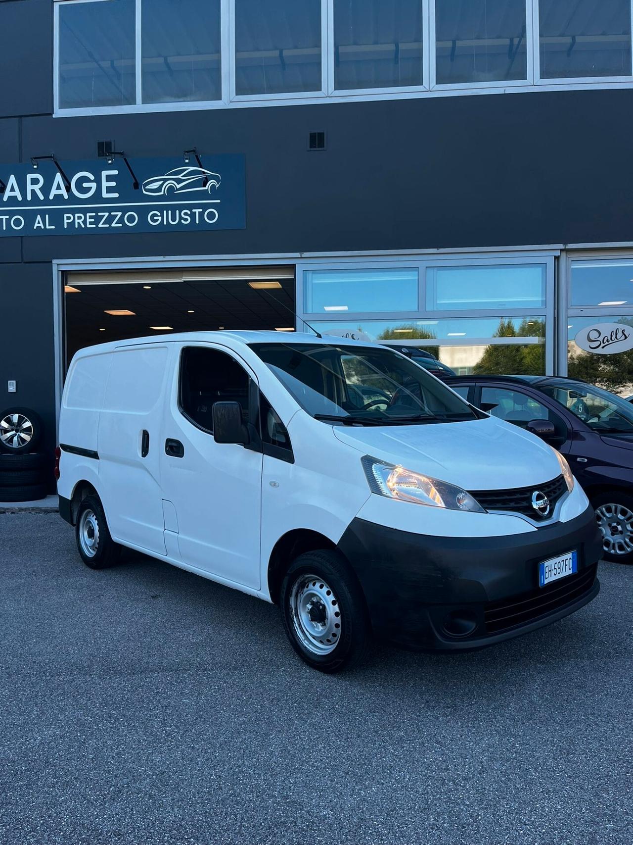 NISSAN NV200