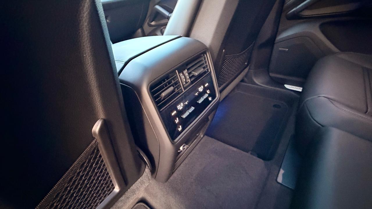 Porsche Cayenne 3.0 V6 E-Hybrid Coupè IVA ESPOSTA ITALIANA