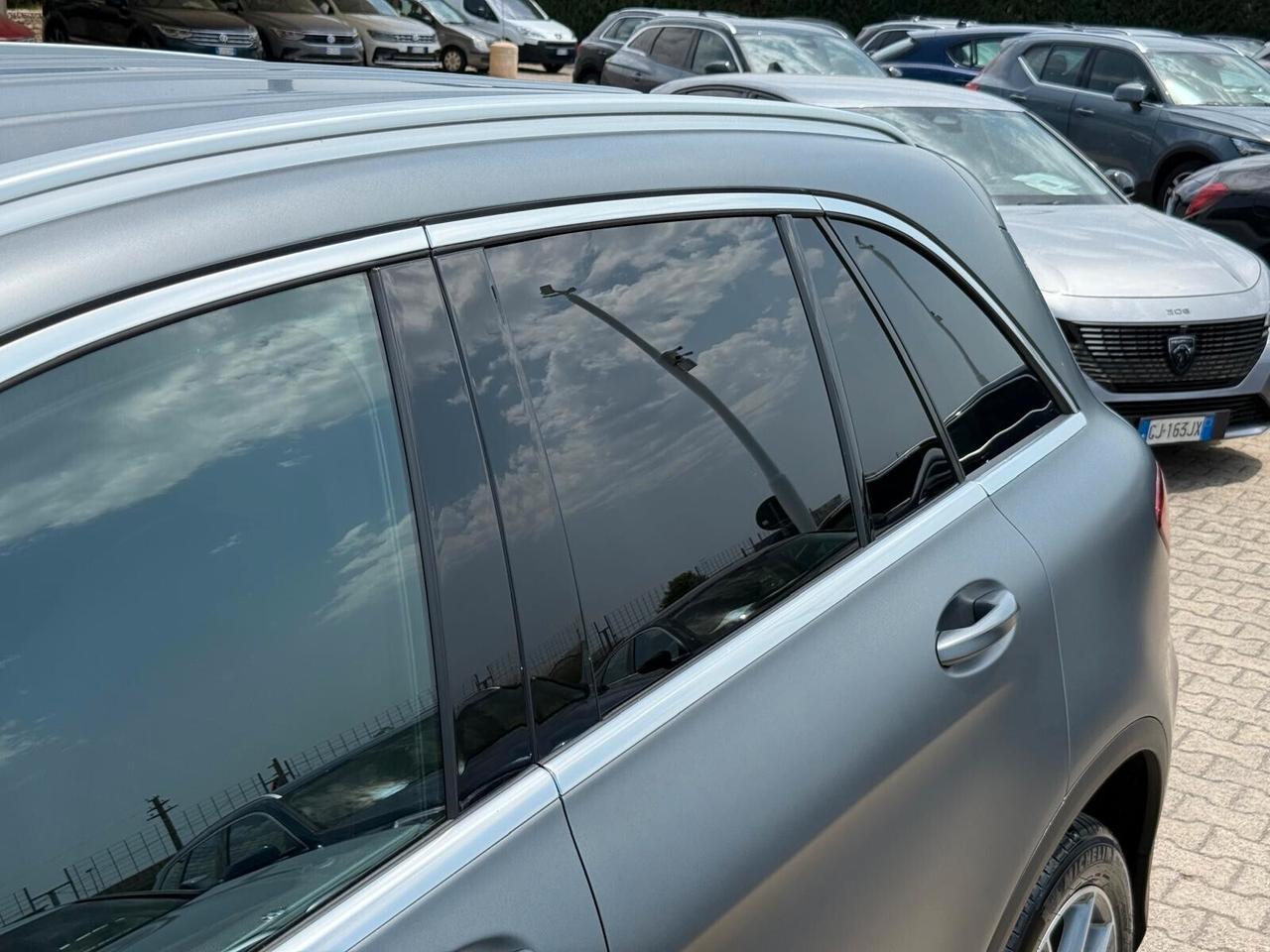 GLC 220 d 4Matic Premium Plus Opaco + Pedane